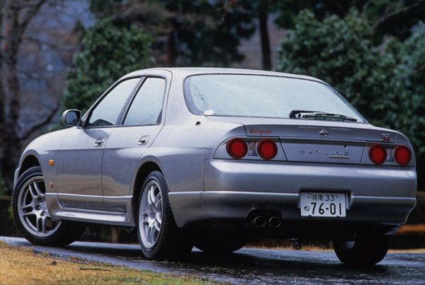 Произвеждан: 1998
Двигател: 6-цилиндров редови с туин турбо
Работен обем: 2568 куб. см
Мощност: 206 киловата
Въртящ момент: 368 Нм

В края на 90-те вече бе обичайна практика за японските компании да произвеждат невероятни спортни модели, да ги пласират по цял свят, и след това да правят на тяхна база варианти с по-практични каросерии за прагматичния японски пазар. 
