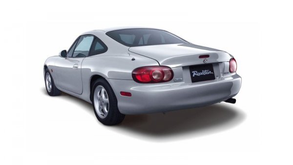 Произвеждан: 2004
Двигател: 4-цилиндров
Работен обем: 1840 куб. см
Мощност: 109 киловата
Въртящ момент: 168 Нм

Ако търсите наистина рядка японска кола, насочете се към NB MX-5 Coupe, наричана доста противоречиво Roadster Coupe. С едва 179 произведени бройки, тази кола е по-рядка дори от Bugatti Chiron.
Създадена е в четири нива, като върховото - Type-S - съществува само в 63 екземпляра. За разлика от базовите модели с 1.6-литрови мотори, тук двигателят е 1.8.
