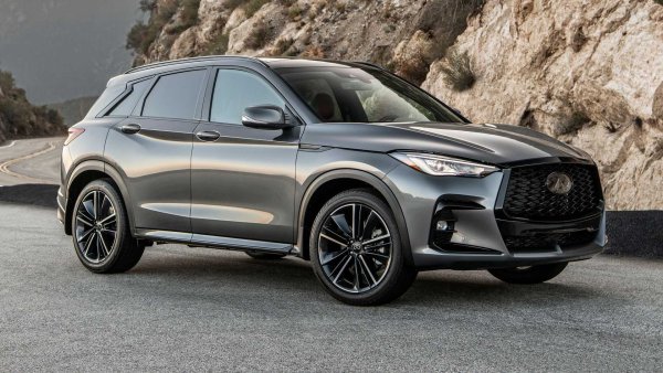 Въпреки че Infiniti QX50 беше най-продаваният на марката през 2024 с над 10 000 екземпляра, луксозният SUV изостана много от конкуренцията. Ето защо Infiniti реши да спре компактния SUV след моделната година 2025. Малко по-големият и изцяло нов QX60 ще запълни празнината.
