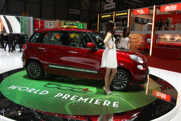 Момичетата на автосалон Женева 2012