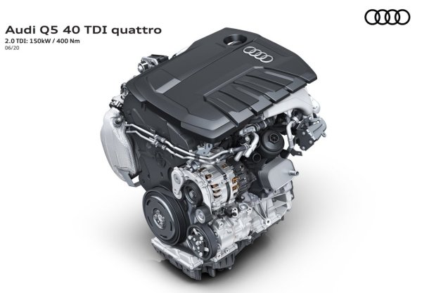 Бензиновите агрегати в Audi Q5 са основно двулитровият 2.0 TFSI двигател EA888, който някои купувачи свързват с известен дефект в буталните пръстени и висок разход на масло. Въпреки това, проблемът се отнася до екземплярите до 2015, т.е. първото поколение на Q5, и в модела от втората генерация вече не е валиден.

Най-често избираният е 2.0 TDI и механиците единодушно го смятат за добър модел, въпреки че изисква внимание. Той използва ремък, който работи в маслената баня, като задвижва маслената помпа. Това не е същият проблем като мократа ивица при френските двигатели, тъй като изкарва много повече от тях. Ремъкът обаче трябва да се сменя на определения от производителя интервал, а също така трябва да се внимава и с качеството на горивото.

Има още една слаба страна на този дизел и това е регулаторът на турбокомпресора. Този пластмасов елемент се поставя в месингова обвивка, нагрява се много и след известно време може да се напука или блокира, като обикновено това се случва на 150 000 км.