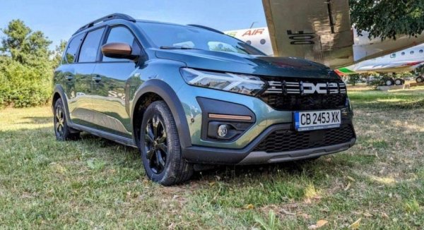 Спрямо 2024: 10% ръст

При свиващ се като цяло пазар, Dacia продължава да расте, с 41% увеличение при Dsuter, 74% при Logan и 10% при Sandero. Новият голям SUV Bigster дебютира с 22 регистрации. Само при електрическия Spring нещата не вървят. 

Най-продавани модели:
Sandero - 552
Duster - 533
Jogger - 423
Logan - 162
Bigster - 22
Spring - 15
