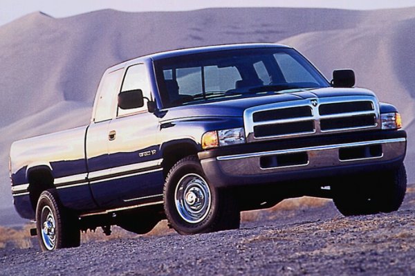 Том Олдинг навърта над 1 милион мили на своя Dodge Ram от 1995 г. Той често тегли товари с пикапа си, което за пореден път доказва надеждността и мощността на двигателя Cummins Diesel с обем от 3,5 литра. За всички тези години Олдинг е сменил само съединителя заради счупена пета предавка, но нито веднъж е ремонтирал двигателя. Сменя маслото на всеки 15 000 км.
