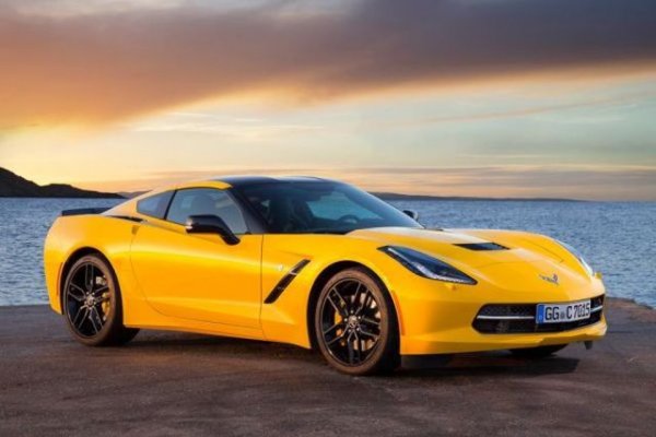 Тази функция се предлага не само за Chevrolet Corvette, но и за Bentley Continental GT V8 например. И така – купувате купе или кабриолет с мощен V8 двигател, струващ доста над 50 000 долара. Очевидно търсите кола, от която трябва да получите максимална мощност, скорост и динамика. Очевидно обаче в GM смятат че трябва да включат още нещо в уравнението.
