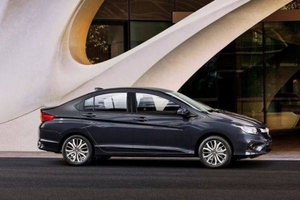 Honda City е компактен седан за пазарите в Бразиия, Малайзия и Тайланд. Малки размери, евтини материали и 1,5-литрови бензинови и дизелови мотори, развиващи от 99 до 132 к.с. Скоростните кутии са 5-степенна механична и вариатор, като именно последният поставя един сериозен въпрос.
