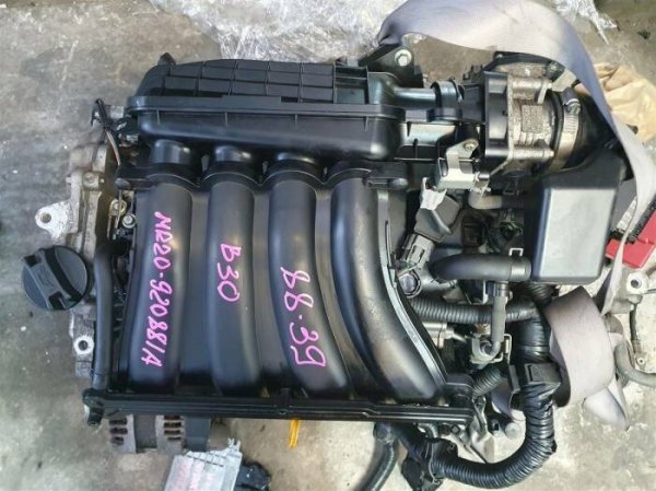 Японските двигатели традиционно се считат за надеждни, но дори и сред тях има някои откровено неуспешни. Особено що се отнася до консумацията на масло. Най-яркият пример за това е двигателят MR20DE на Nissan, който най-често се срещат в модели като Nissan Qashqai и Nissan X-Trail (първите две поколения).

Разбира се, за разлика от предишния "шедьовър", японските двигатели не започват веднага да гълтат масло. Около 200 000 км обаче, MR20DE започва да консумира около литър на 5000 км. Освен това най-лошото положение е при автомобилите, произведени от 2007 до 2008 г. По-късно проблемът беше частично решен чрез няколко надстройки. При колите след 2014 г. проблемът на практика изчезна.
