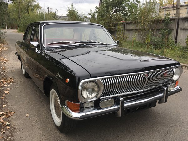 Версия за КГБ, наречена "догонялка". Има модифициран 5,53-литров V8 двигател от ГАЗ-13 "Чайка", развиващ 195 коня и 3-степенна автоматична скоростна кутия. Вдига до 170 км/ч, произвежда се от 1968 до 1985 година.