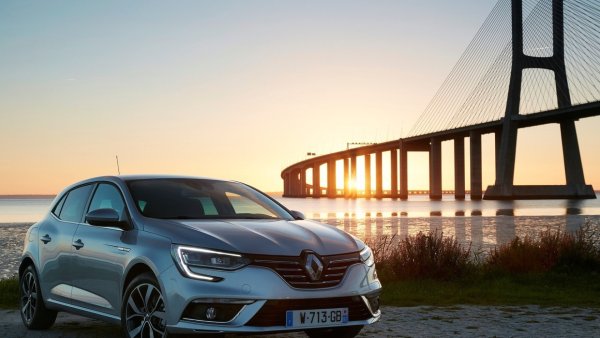 Версия - 1.5 dCi 

Пробег - 1363.64 км