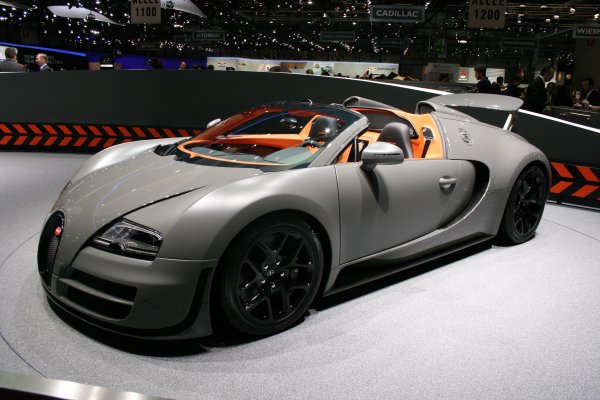 Женева 2012 / Bugatti Veyron Grand Sport Vitesse 