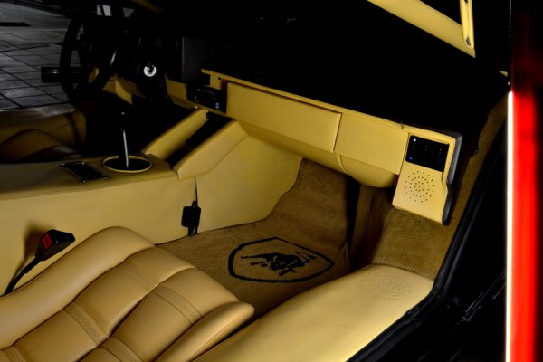 Lamborghini Countach 5000 QV 