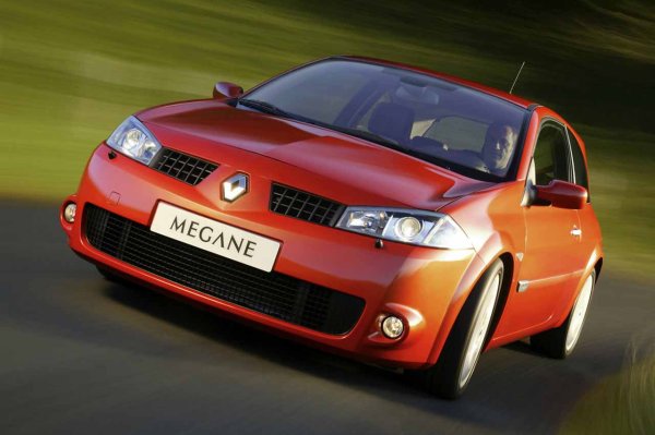 И накрая, сред най-трудните за сваляне части от автомобил, е фарът... на модели като Renault Megane  Изискването за сваляне на бронята и цялата предна част, за да се смени крушка, е конструктивен недостатък с размерите на катедрала.
