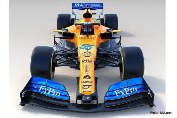 Пилотите също са нови – Карлос Сайнц и Ландо Норис