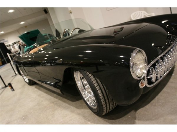 Доработен Chevrolet Corvette C1 oт 1957 година