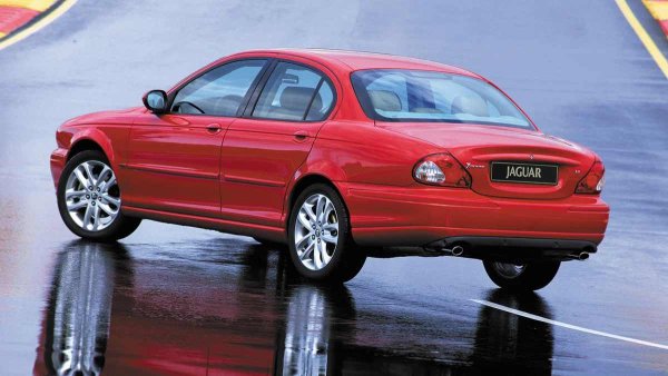 След 100 000-150 000 км, много собственици започват да изпитват постоянни и нарастващи вибрации на трансмисията. Основната причина е прегряването на виско муфата. Това причинява вибрации на вала, които постепенно разрушават лагерите и заедно с това изпращат частици в раздатката. Пренебрегването на симптомите води до повреда на лагерите и уплътненията.

След рестайлинга през 2007 г., заключващият съединител е премахнат, като ролята му е прехвърлена на стабилизиращата система ESP. Това обаче не прави трансмисията надеждна. Вибрациите на карданния вал и износването на лагерите продължават, а разходите за ремонт остават високи: няма оригинални части за раздатъчната кутия, така че трябва да се намерят заместители от други модели.
