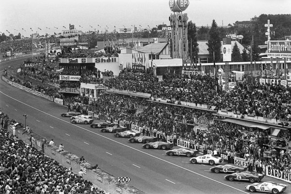 Стартът на "24-те часа на Льо Ман" през 1966