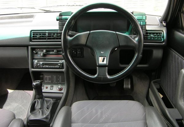 През 1987 Audi добавя 93 куб. см към обема на двигателя. Мощността остава същата, но с повече достъпен въртящ момент в ниските обороти. 
През 1988 вече се появява второто поколение на системата quattro - с подобрен Torsen централен диференциал, и с добавен ръчно блокируем заден диференциал. 
