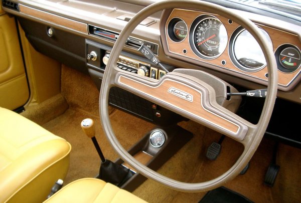 В родната Британия, Allegro се счита за един-от най лошите автомобили за всички времена. И по-конкретно, произвеждания между 1973 до 1982 година автомобил е критикуван именно заради волана си с леко квадратита форма, напомняща за кинескоп на стар телевизор. Инженерите се оправдали с осигуряването на пространство между волана и педалите. "Грешката" била фиксирана по време на развитието на модела, но именно авангардния за времето дизайн на "кормилото" е най-запомнящ се.