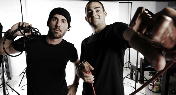 Абонати в YouTube - 3,320,000
Приходи за всеки видеоклип в YouTube - 2592 евро
Последователи в Instagram - 541,003
Приходи за всяка публикация в Instagram - 2388
Общо последователи в двете платформи - 3,861,003
Общо приходи в двете платформи - 4980 евро