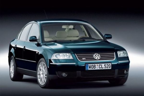 С обновения Passat B5 компанията Volkswagen продължава традицията си да поставя нестандартни мотори в бизнес-седани. Този модел всъщност използва половината от W16 мотора на Bugatti Veyron – схемата на разположение на цилиндрите е същата, но техният брой и работен обем са два пъти по-малки от този на хиперколата.
