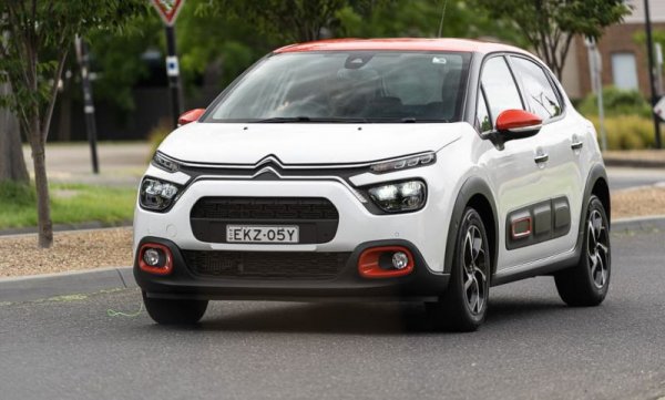 С3 е един от най-достъпните нови автомобили в Европа като цена. Ръстът за тримесечието тук е 28 процента, а за март - 211%. 
