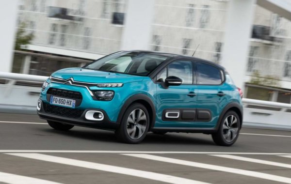 За разлика от партньора си по група Peugeot, Citroen отчита доста слаб януари, с 32% спад и пазарен дял, който се стопява с половин процент - до 4.1%. 
