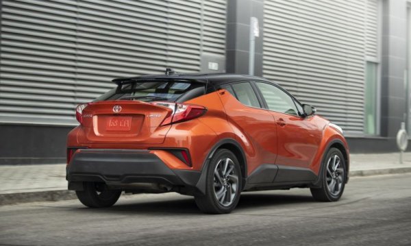 Свиването при японците е малко над 16 на сто на годишна база. Благодарение на това пазарният им дял пораства до 6.6% - рекордно постижение, което за пръв път ги вкарва и в тройката на най-популярните марки в ЕС. 
