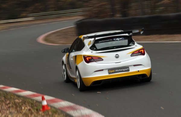 Opel Adam Cup и Opel Astra OPC Cup