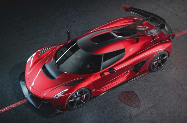 Засега от  Koenigsegg не разкриват динамиката на Jesko, но неговият предшественик  Agera RS, по данни на производителя, ускоряваше от 0 до 100 км/ч з 2,8 секунди. Вероятно Jesko ще е още по-бърз, като се очаква време в рамките на 2,5 секунди.
