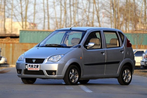 Точно така, автор на дизайна на този семпъл китайски модел е Pininfarina, гледаме най-лошо похарчените пари за развитието на китайската автомобилна индустрия. Има и още нещо &ndash; шасито на Lobo е създадено от Lotus. Крайният резултат обаче е истинско престъпление спрямо добрия автомобилен вкус.