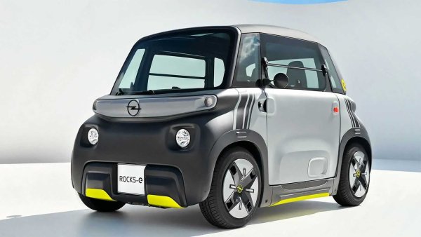 С пробег до 75 километра и максимална скорост до 45 км/ч, Opel Rocks-e/Citro&euml;n Ami, е идеално подходящ за ежедневието в градския трафик. В рамките на три часа батерията с капацитет 5,5 кВт/ч може лесно да бъде напълно презаредена в конвенционален домашен контакт. Със специално проектирани 14-цолови джанти, изключително компактни размери (дължина - 2,41 метра, ширина - 1,39 метра, височина - 1,52 метра), автоматична скоростна кутия и диаметър на завой от само 7,20 метра, лекото четириколесно превозно средство е лесно за шофиране и паркиране.
