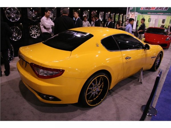 Donz Rennen Wheels и Maserati GranTurismo на тунинговото изложение SEMA 2008