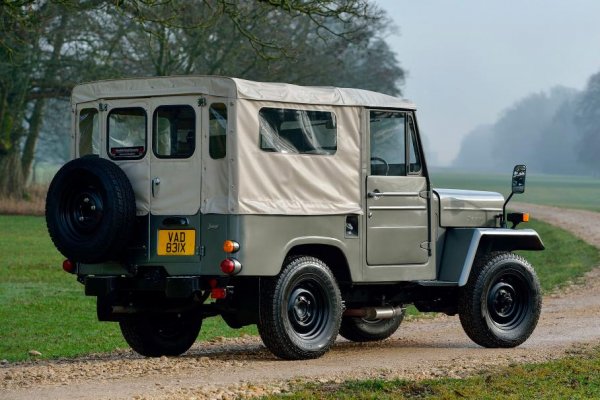 Скоро след това започва пълноценно собствено производство на всъдеходи от японската компания. Асемблират се версии и с американските бензинови, и с японски дизелови двигатели, като след първата открита версия се появяват и такива с метален покрив, както и с по-голямо междуосие.

Лицензионното производство създало автомобил с изключително дълъг цикъл на асемблиране - чак до 1998 година, като са произведени над 200 000 екземпляра.
