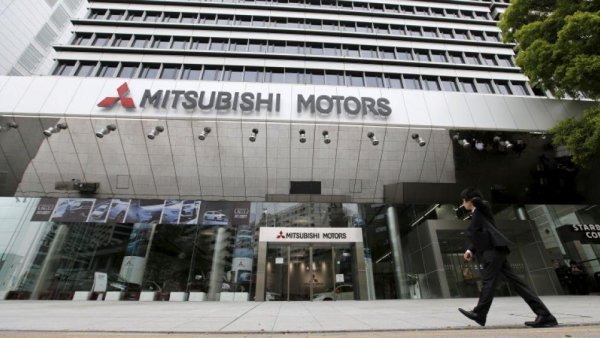 Когато преди няколко години Mitsubishi се забърка в скандал с укривани емисии и трябваше да бъде спасявана от Nissan, мнозина не виждаха надежда за малката японска компания. Нетната загуба от над 2 милиарда евро за финансовата 2021 година подхрани тези мнения. Но за финансовата 2022 година, приключила сега на 31 март, Mitsubishi успя да изплува и да отчете нетна печалба от 50 милиарда йени (369 млн. евро), при общи приходи от 2 трилиона йени (14.8 млрд. евро). Печалбата на акция (Earnings per share) e 33.6 йени, или около 25 евроцента. 
