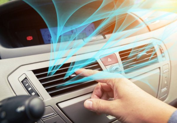 Експерти отбелязват, че уплътненията на климатика могат да изсъхнат, когато не шофирате колата си, което води до проблеми с целостта на система и до загуба на фреон. Липсата на фреон означава, че няма да може да използвате климатика си, когато настъпи горещото време. Климатичната система на автомобила също се нуждае от смазване, така че и тя трябва да се пуска да работи за десетина минути.