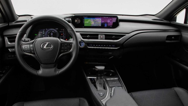 Цената е малко по-висока от тази на Hyundai Tucson &ndash; около 35 000 евро и въпреки че не е толкова мощен, моделът на Lexus предлага доста по-богато стандартно оборудване в сравнение с корейския автомобил.