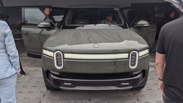 Гост отвъд океана - електрическият Rivian R1T