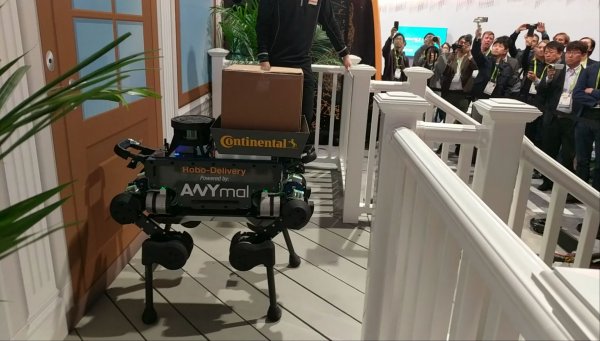 Роботът за доставки AnyMAL може дори да ви позвъни на вратата, да почака и ако не отворите, да ви остави пратката на прага