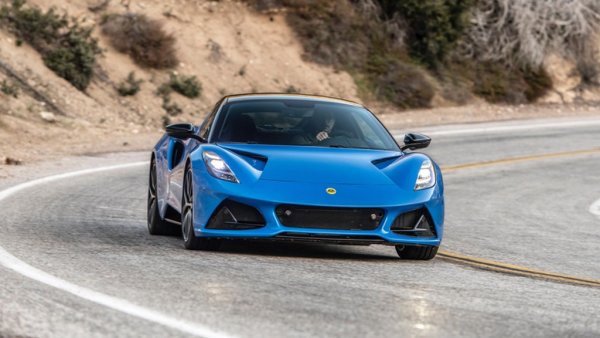 С пускането си на пазара през 2022, Lotus Emira е оборудван с 3,5-литров компресорен V6 двигател на Toyota. Не след дълго обаче той е заменен от четирицилиндровия турбомотор, използван в Mercedes A45 AMG. Сделката вероятно е резултат от факта, че Geely – мажоритарният собственик на Lotus – притежава дял и в Daimler. Emira ще бъде последният модел на марката, който има двигател с вътрешно горене.
