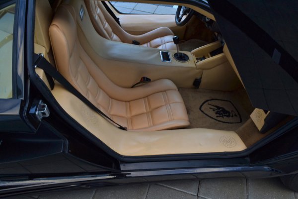 Lamborghini Countach 5000 QV 