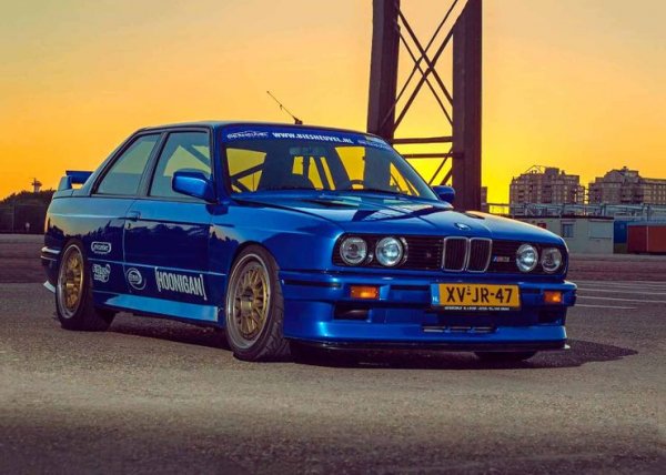 BMW M3 E30 е една от най-често модифицираните спортни коли, създавани някога. Голямото предимство на този модел е неговата надеждност, която позволява да се правят промени не само по екстериора и интериора, а и по задвижващите агрегати.