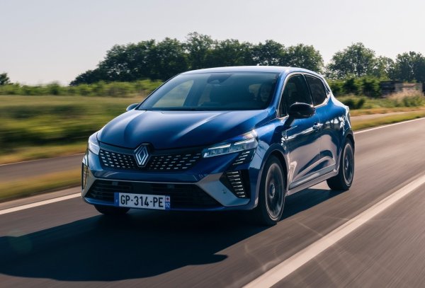 Бестселърът на Renault също отчита увеличение (28%) на европейските пазари през третия месец на годината.
