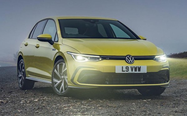 Golf в момента е в 8-ото си поколение и все още запазва частица от стила на оригиналния модел, създаден от Italdesign. Предлага се като хечбек и комби, с гама от бензинови, дизелови и хибридни двигатели. В момента няма еквивалент на електрическия e-Golf от предходното поколение, който е заменен от изцяло ID.3.

Както често става в индустрията, настоящият Golf е значително по-голям и тежък от първообраза си. А почти всяка кола в гамата е доста по-мощна от оригиналния GTi.