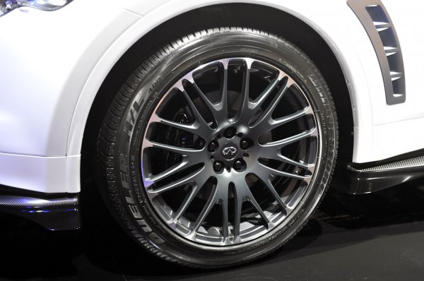 Infiniti FX Sebastian Vettel