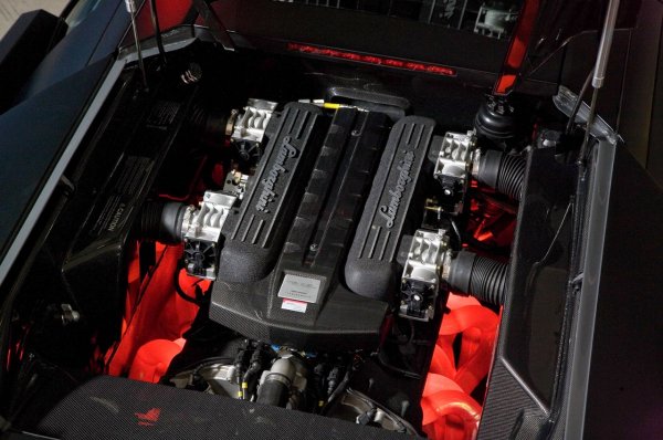 Murcielago LP710 - продукт на тунерите от Edo competition и дизайнера Christian Audigier