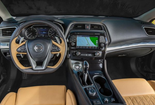 Nissan Maxima 