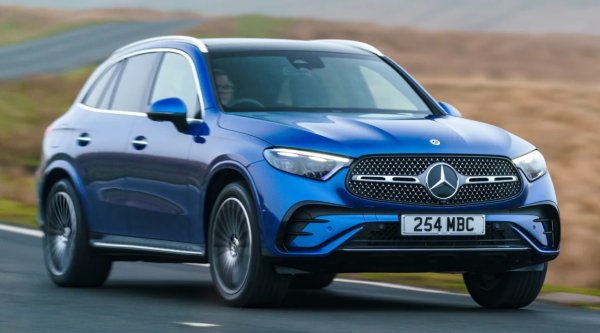 През 2014 г. обаче немците ребрандираха своя SUV GLK като GLC. Причината -  нова система, предназначена да улесни идентифицирането на модел по името му. Дълга за обяснение е методологията на Mercеdes, но всъщност има много смисъл. 
Въпреки това страхотната смелост да наречеш даден продукт „страхотен“ в името му, дава гласа на спецовете за Mazda.