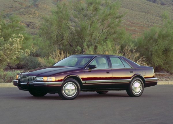 Според британския таблоид The Sun, Том Харди притежава и Cadillac Seville от 1992 година. Това е бил един от най-престижните американски седани за времето си, предлагащ на водача баланс между комфорт и динамика.