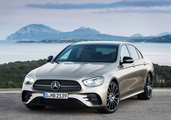 Категорично всички читатели, дали мнението си, смятат, че подобренията по дизайна на автомобила имат обратен ефект. Предишната &bdquo;здрава и сплотена кола&ldquo; се е превърнала в &bdquo;ужасна&ldquo;.
