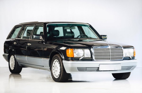 Ателието Workshop Caro International (Германия) построи кола с пет врати на базата на седана от 1990 г. (W126). Създателите се опитват първоначално да използват маркови детайли - задното стъкло и светлините са заимствани от комбито от серията S124. 