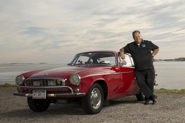 Volvo P1800 от 1966 г. Собственикът му Ърв Гордън гони пореден световен рекорд за пробег с един автомобил - 5 млн. километра